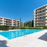 Riviera Piscine Et à Deux Pas *