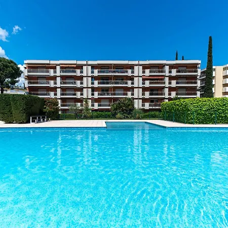 Apartament Riviera *